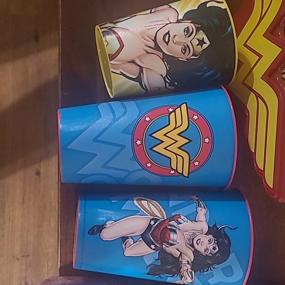 Wonder Woman bundle - Picture 4 of 7